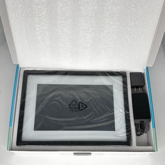 Skylight Model 100DA Frame 10 inch Touchscreen Wi-Fi Picture Frame, New-Open Box - Picture 5 of 12